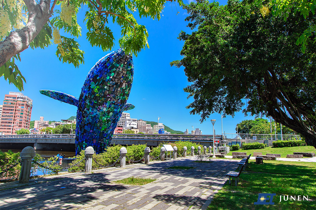 「Whale in Love」