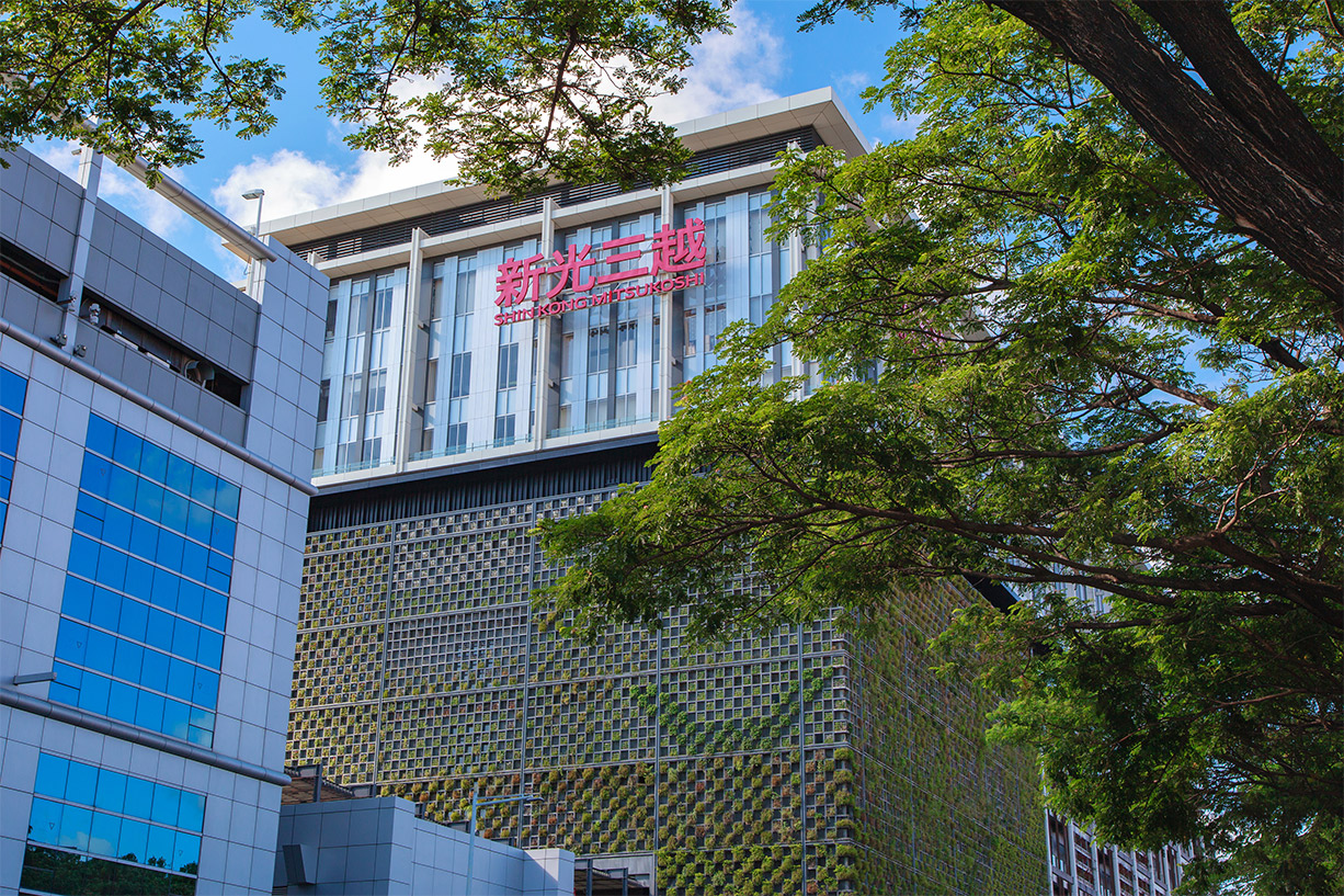 Green Facade in Shin Kong Mitsukoshi Department Store