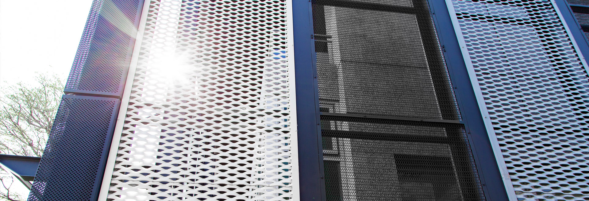 Trechter webspin Baars Praktisch Architectural Metal Wire Mesh, Panels, Screen and Sheets | Junen Manufacturer Trechter webspin Baars Praktisch Architectural Metal Wire Mesh, Panels, Screen and Sheets | Junen Manufacturer